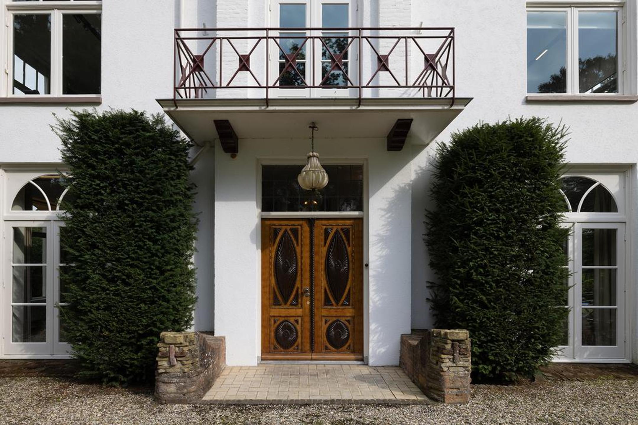 Zijaanzicht van de villa